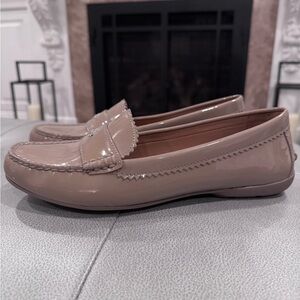 COACH Patent Leather Loafers SIZE 10-EXCELLENT CONDITION